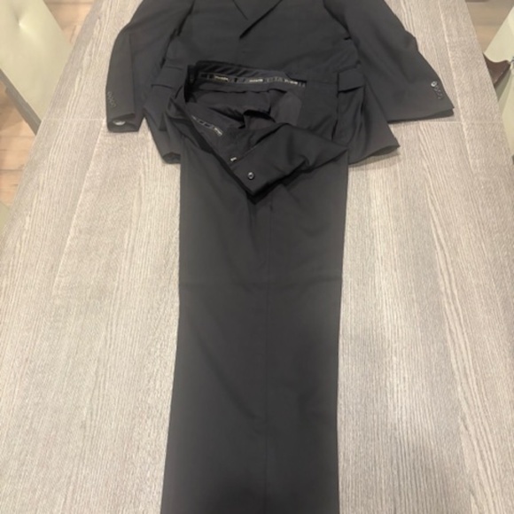 Men's Suit - Black - 39R - Picture 2 of 3